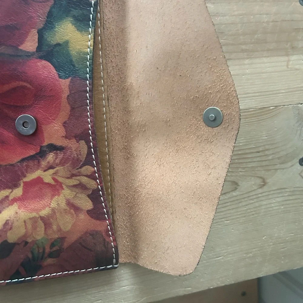 Patricia Nash clutch purse - Picture 3 of 4